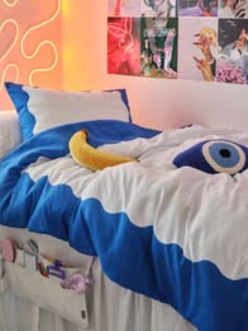 Dormify White and Blue Bubble Comforter Twin XL with Sham